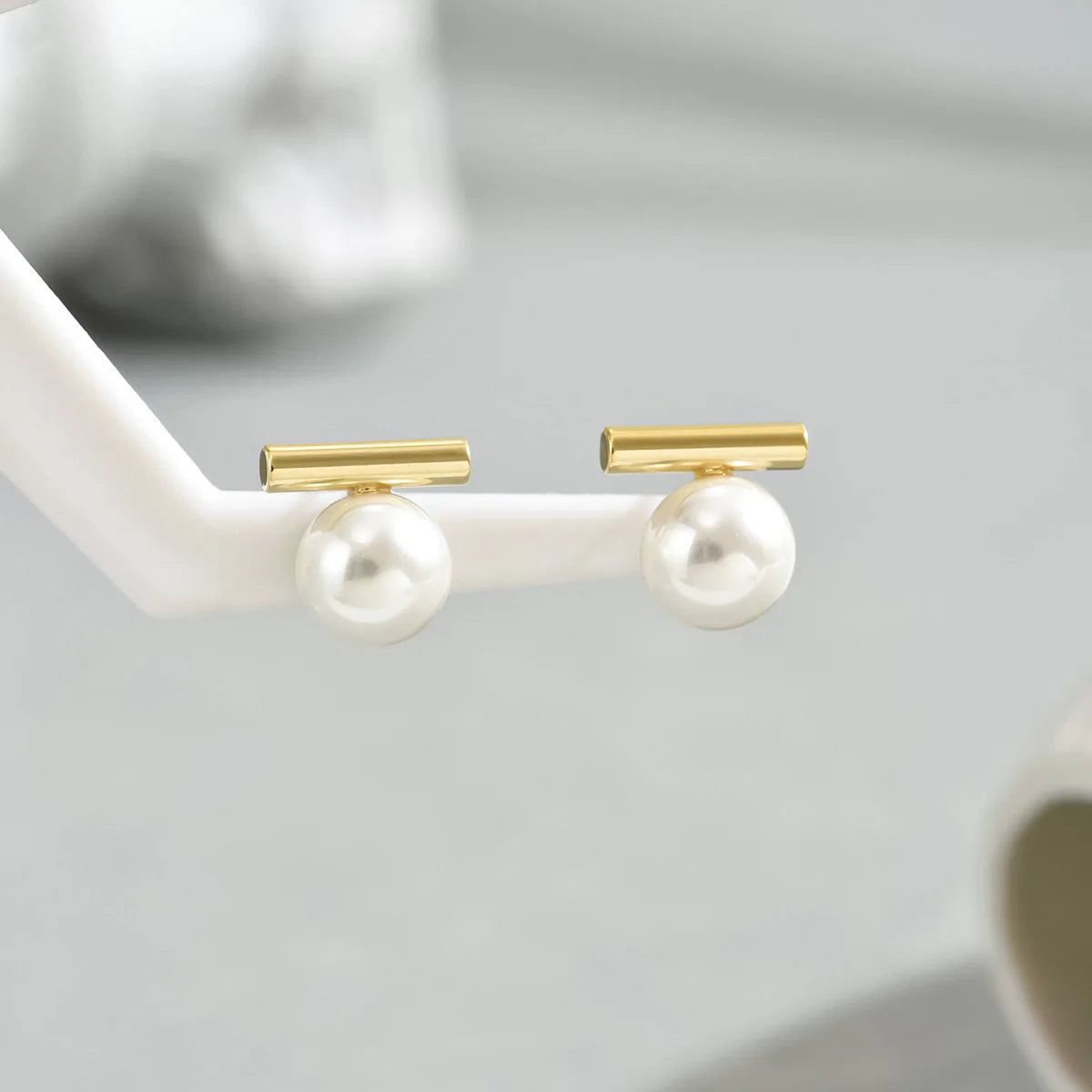 Pearlia Ear