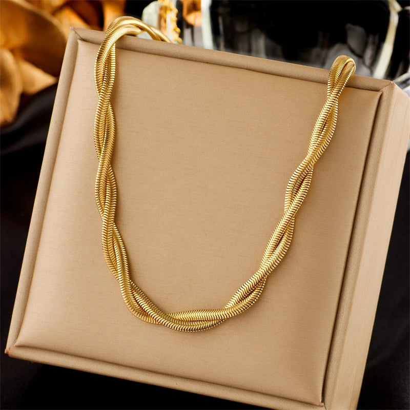 Velora necklace